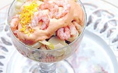Copa de camarones con salsa golf