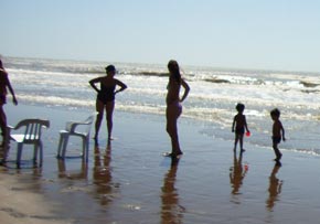 chicos-al-sol